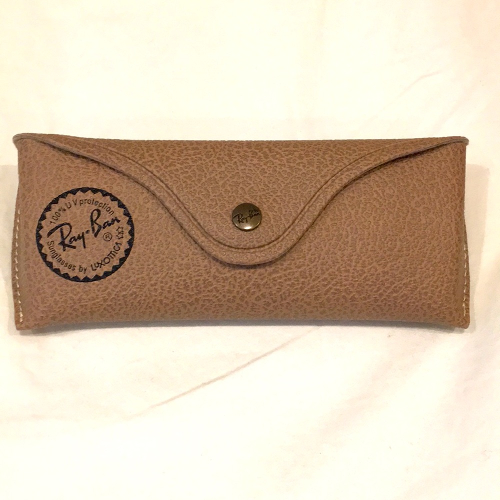 RayBan sunglass Case 1972 Retro-Inspired